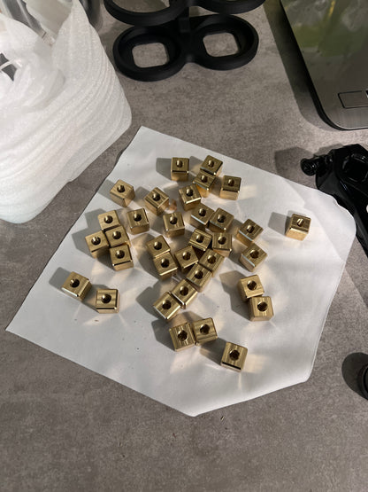Brass Dice set - Schrader valve
