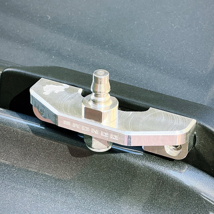 Front fender flag mount - Ford Bronco 6G